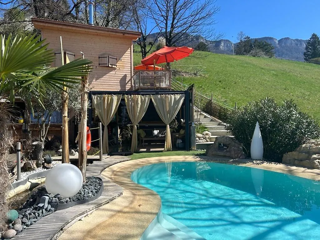 Holiday home Tiny Gite Le Roscoland A La Marc'Quize, Avec Dortoir Mansarde, Piscine Partagee, A Debordement En Exterieur, Bain Nordique A 38 Degres En Prestation Supplement Sur Reservation Horaire Anticipee 1 Place De Parking Gratuite Sur Place Mouxy