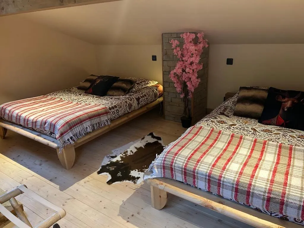Holiday home Tiny Gite Le Roscoland A La Marc'Quize, Avec Dortoir Mansarde, Piscine Partagee, A Debordement En Exterieur, Bain Nordique A 38 Degres En Prestation Supplement Sur Reservation Horaire Anticipee 1 Place De Parking Gratuite Sur Place Mouxy France